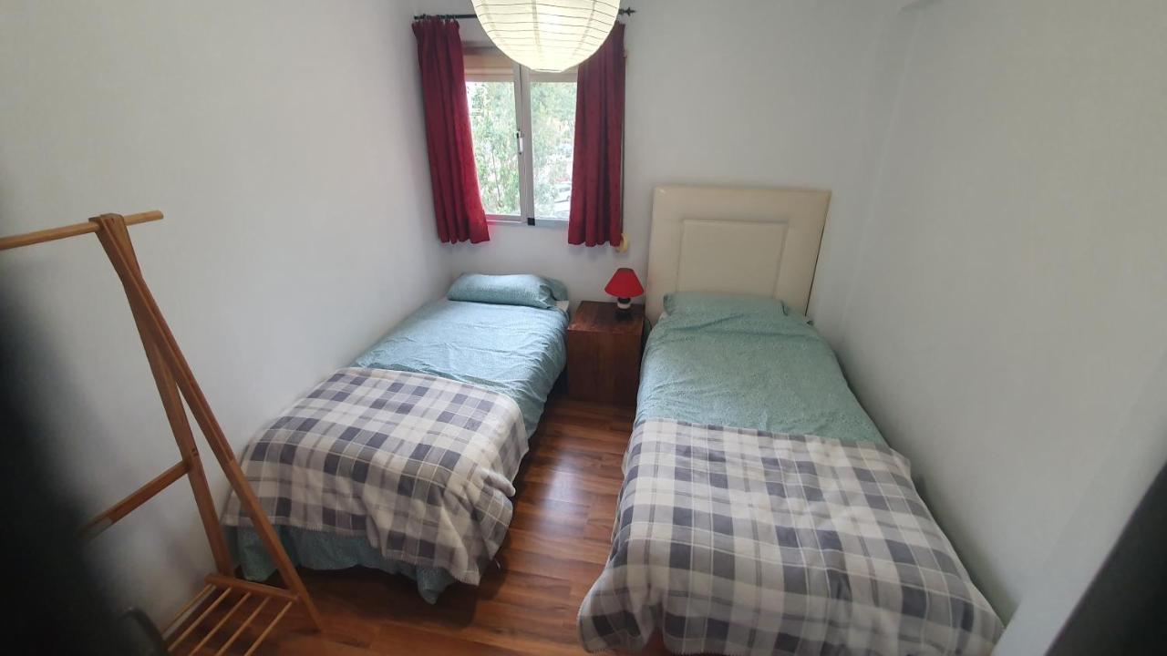 Appartement Visit Gibraltar In La Linea For Less!