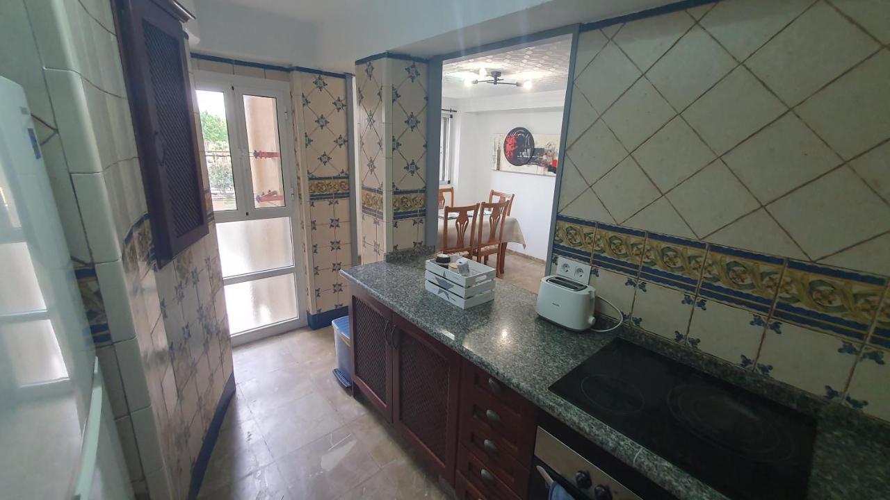 Appartement Visit Gibraltar In La Linea For Less!